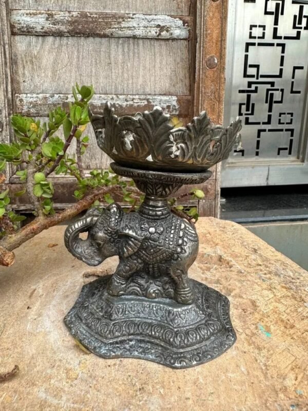 antique handcrafted metal candle stand2